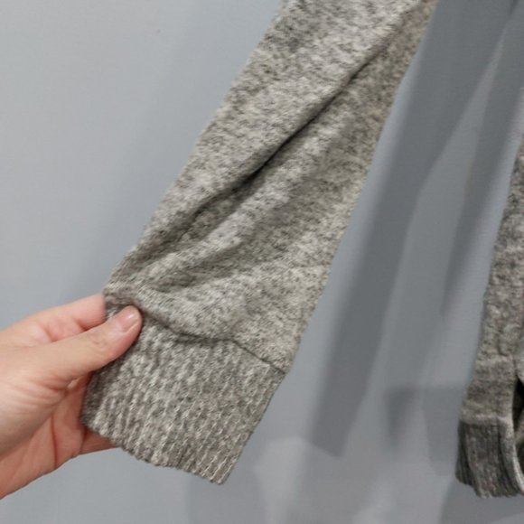 Anthropologie Saturday Sunday Grey Button Long Sleeve Cloudfleece Top - Picture 4 of 8